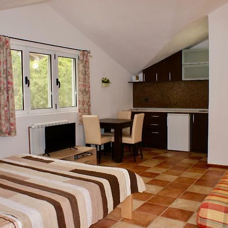 Studio Apartments Morinj Экстерьер фото