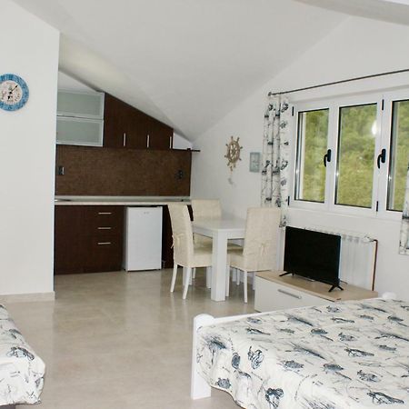 Studio Apartments Morinj Экстерьер фото