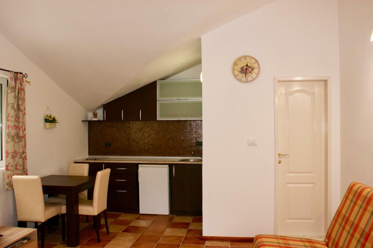 Studio Apartments Morinj Экстерьер фото