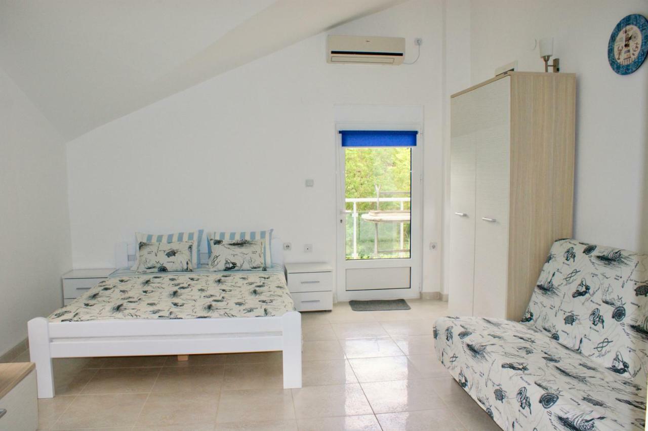 Studio Apartments Morinj Экстерьер фото
